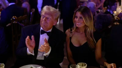 Настоящие денсеры: Мелания и Дональд Трамп поразили зажигательным танцем в новогоднюю ночь