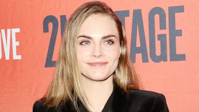 Неочікувані підсумки 2024: Кара Делевінь збентежила прихильників світлиною, де вона вагітна