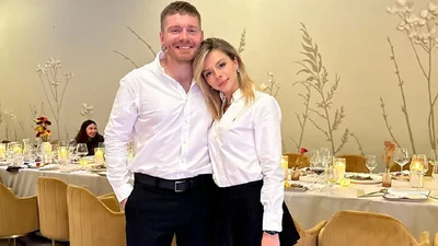 Участник "Х-фактор" Александр Кривошапко женился в третий раз и показал свою красавицу-невесту