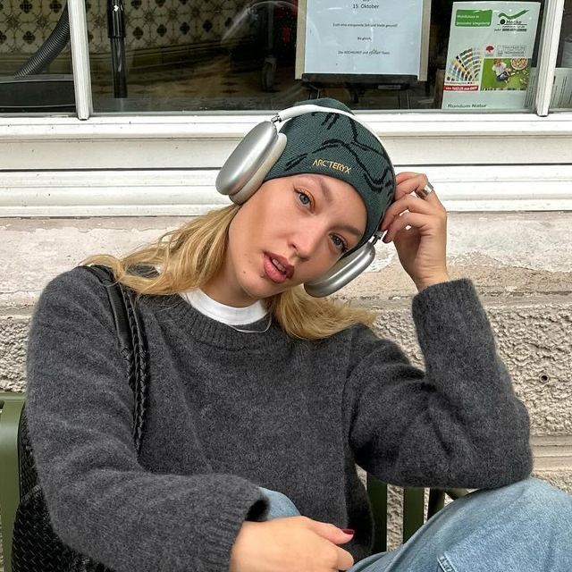 Шапка-біні — головний тренд зими 2025: які моделі обирають модниці цього сезону - 674353 Шапка-біні — головний тренд зими 2025: які моделі обирають модниці цього сезону - фото 674353