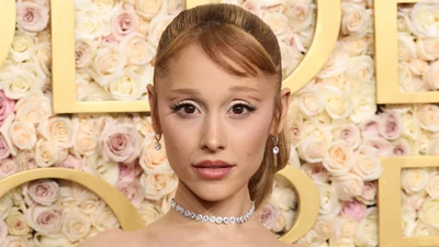 Ариана Гранде появилась в платье, которое вдвое старше самой звезды