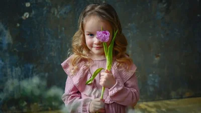 Трогательные открытки ко Дню дочери 2025, от которых тает сердце