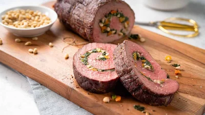 Секрет в начинке: готовим сочный рулет из говядины