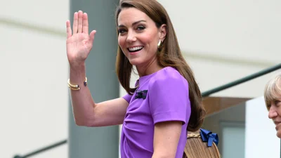 Королевская изюминка: какой стилевой прием Кейт Миддлтон переняла от Елизаветы II