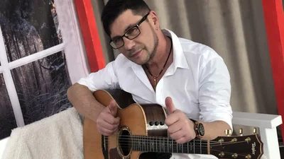 Понемногу вливается в жизнь: как сейчас чувствует себя Лесик после сердечного приступа на сцене