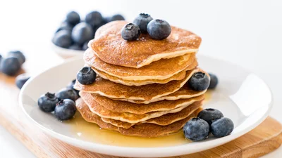 Нежнейшие оладьи на кефире – рецепт, который сделает утро добрым