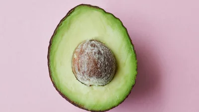 Як зберегти авокадо свіжим якомога довше - поради експерта