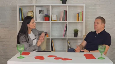 Побледнел и убежал от камер: Юрий Горбунов отказался комментировать скандал с Машей Ефросининой