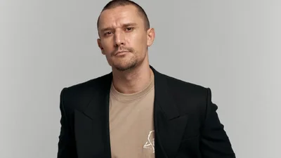 Тарас Цимбалюк обратился к фанам с вилами в руках, чем неожиданно порадовал поклонниц