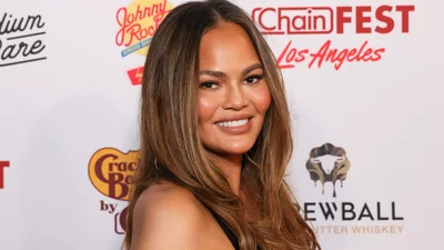 Известная американская модель предлагает ввести комендантский час для TikTok