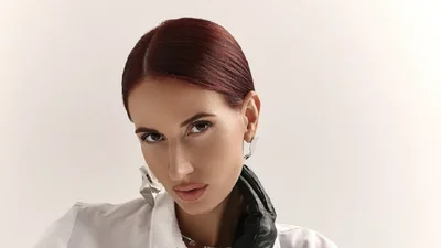 Скандальные отношения в прошлом: экс-военная Евгения Эмеральд заинтриговала новым романом