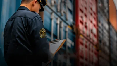 Готовая подборка поздравлений с Днем таможенника 2025 - открытки, стихи и проза