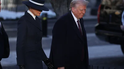 У вишуканому темно-синьому: чарівний образ Меланії Трамп на інавгурації Дональда Трампа