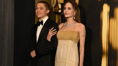 Анджелина Джоли прогулялась с младшим сыном – и он копия Брэда Питта