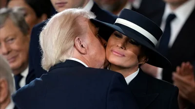 Дональд Трамп зворушливо привітав Меланію з 20-річницею, показавши їхнє архівне фото