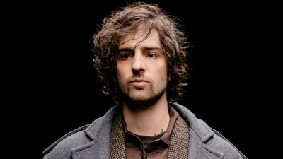 Мост между поколениями: Владимир Дантес подарил новое звучание песни Ирины Билык "Одинокая"