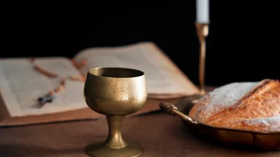 Особые поздравления с днем Трех Святых 2025 - слова и открытки, которые подарят надежду