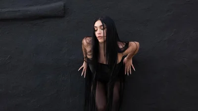 Провокація у стилі Леді Гаги: донька Мадонни засвітила соски на Тижні моди у Парижі