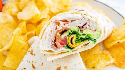 Рулет із лаваша з шинкою – швидка перекуска для тих, хто поспішає