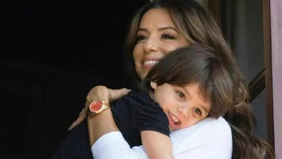 Звезды, которые стали мамами после 40 лет - и ничего не потеряли