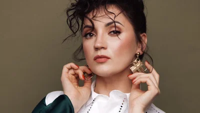 Оля Цибульська показала архівне та свіже фото чоловіка і нарвалась на хейт: співачці порадили знайти молодшого