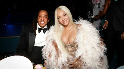 Бейонсе не верит своим глазам: реакция певицы на победу на Грэмми-2025 стала мемом