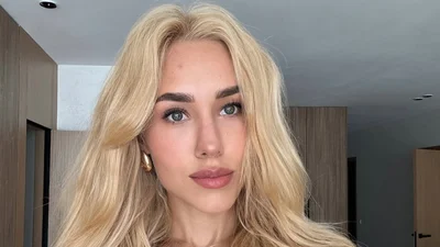 Даша Квіткова показала зблизька, як виглядає її обличчя без макіяжу