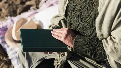 Сильная молитва надежды к иконе Божьей Матери за "Обретение погибших"