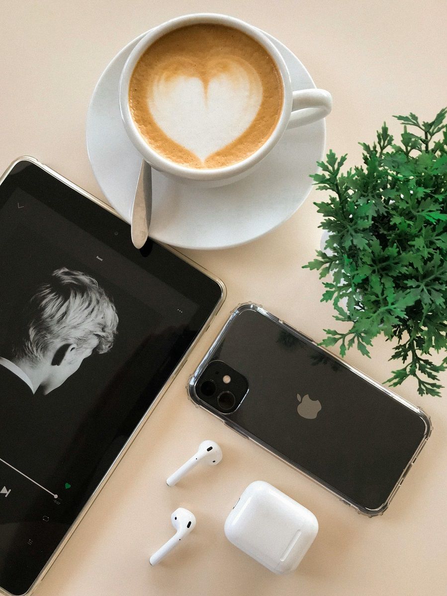 Apple представит бюджетный Iphone: что о нем уже известно - 685264 Apple представит бюджетный Iphone: что о нем уже известно - фото 685264