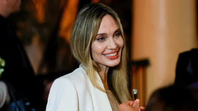 Анджелина Джоли курила по две пачки в день, но одно событие изменило всю ее жизнь
