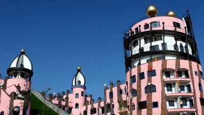 Неймовірні рожеві будівлі світу: від них перехоплює подих