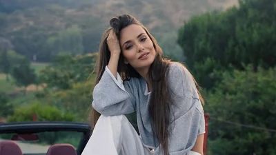 Гарячіше за гаряче: крихітка Ксенія Мішина показала спечену п’яту точку у "голому" купальнику