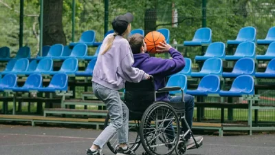 Как говорить с детьми об инвалидности: 4 важных правила