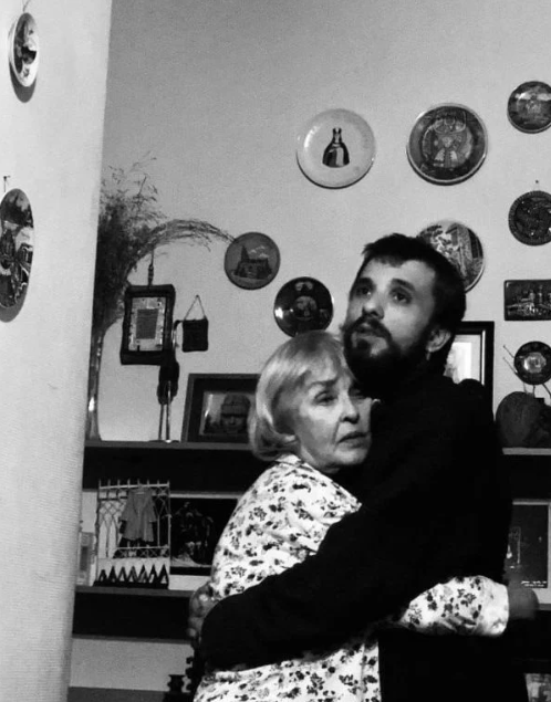 Воюет на передовой: Ада Роговцева эмоционально рассказала о внуке в ВСУ - фото 686671