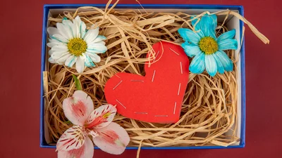 День святого Валентина 2025: сладкие открытки и стихи для любимых