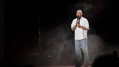 "Я ж один, бл**ь": розлучений Андрій Бєдняков сколихнув мережу відео з пустої квартири у День святого Валентина