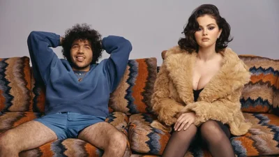 Селена Гомес показала видео с женихом, в котором они много целуются