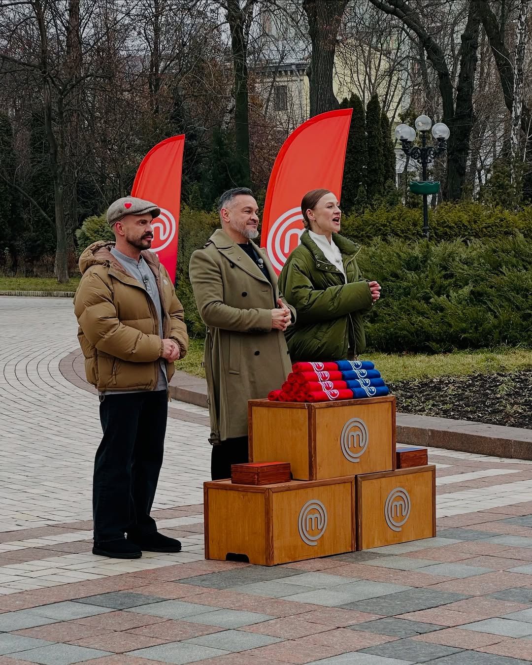 Буде потужно, емоційно і смачно: судді МастерШеф-15 показали фото зі зйомок нового сезону - фото 688813