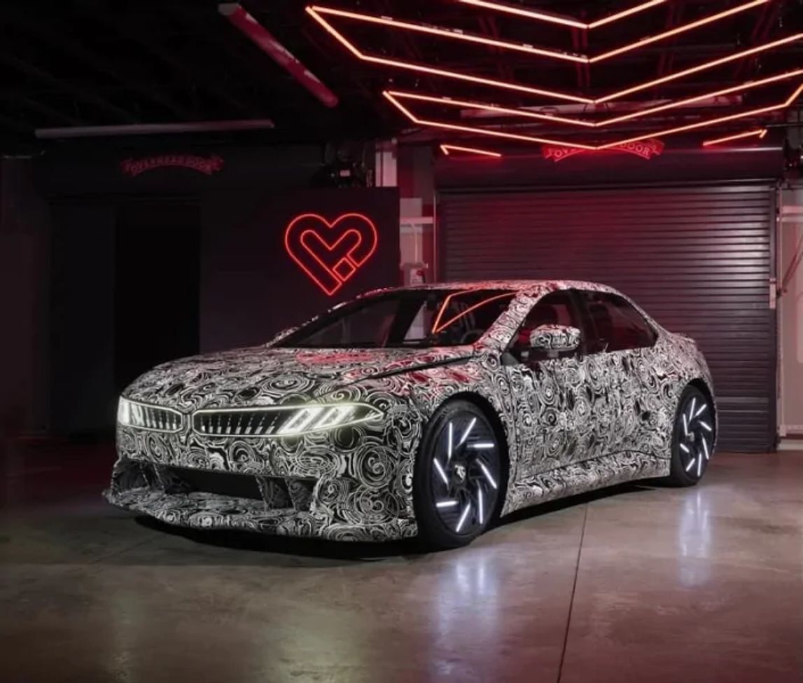 BMW показала чрезвычайно крутой электромобиль нового поколения - фото 688902
