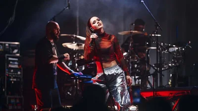 OMG, mother: Юлия Санина наделала шума свежими фото в дерзком аутфите