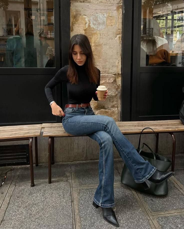 Bootcut-джинси — ідеальний фасон для виразних ніжок і спокусливих сідниць - 689417 Bootcut-джинси — ідеальний фасон для виразних ніжок і спокусливих сідниць - фото 689417