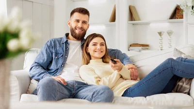 Искренняя и теплая новогодняя комедия: фильм "Поезд в 31 декабря" вышел онлайн на SWEET.TV