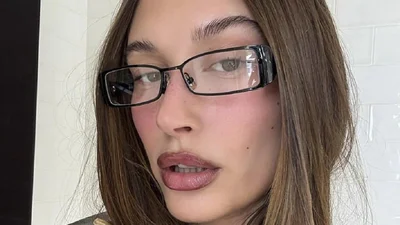 Амбарная куртка - самый стильный выбор этой весны и Хейли Бибер это подтвердила