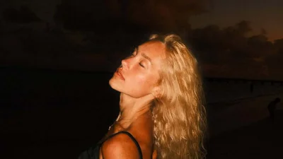 "Я щаслива і в мене все добре": Даша Квіткова похизувалась розкішними букетами та вперше заговорила про особисте життя