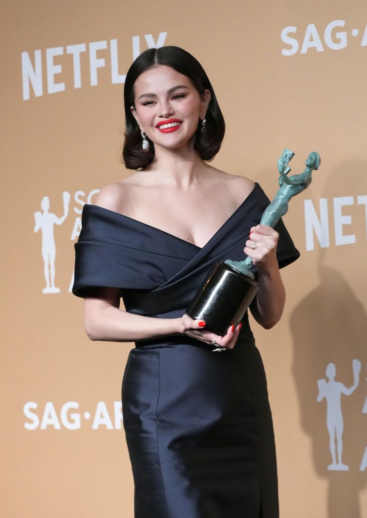 Оземпик или нервы перед свадьбой: Селена Гомес поразила худобой на премии SAG Award-2025 - 690755 Оземпик или нервы перед свадьбой: Селена Гомес поразила худобой на премии SAG Award-2025 - фото 690755