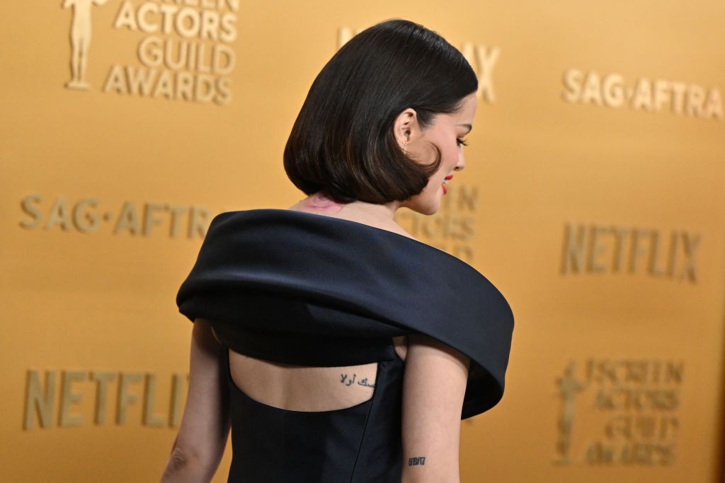 Оземпик или нервы перед свадьбой: Селена Гомес поразила худобой на премии SAG Award-2025 - 690756 Оземпик или нервы перед свадьбой: Селена Гомес поразила худобой на премии SAG Award-2025 - фото 690756