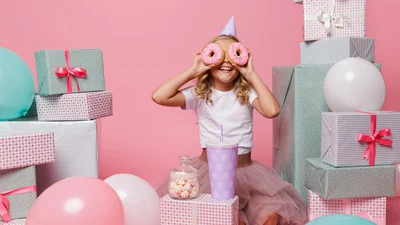 Топ 5 незвичайних подарунків для дівчинки на 8 Березня за доступними цінами