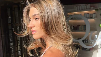 Raffia bronde: оттенок, который придаст твоим волосам сияние под солнцем этой весны