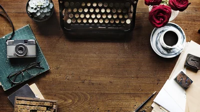 Натхненні привітання з Всесвітнім днем письменника та гарні листівки