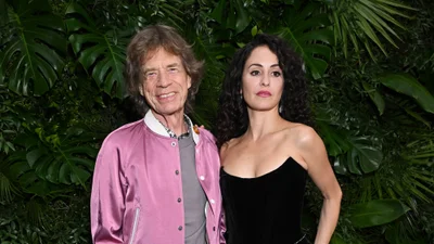 Редкий выход: 81-летний Мик Джаггер показался на красной дорожке со своей 37-летней девушкой